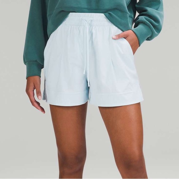 lululemon athletica Pants - Lululemon Lightweight HR Short 3.5” Powder Blue 6 NWT